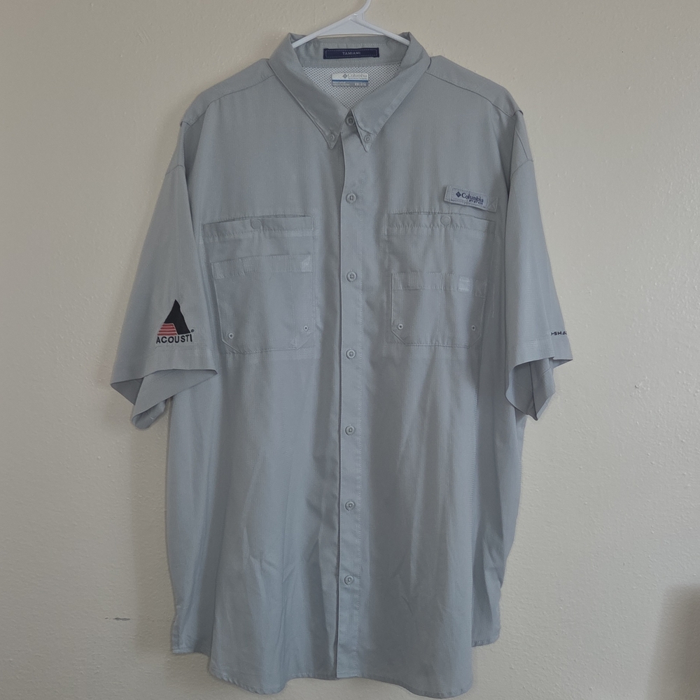 Columbia Men’s Light Gray Short-Sleeve Button-Down Fishing Shirt